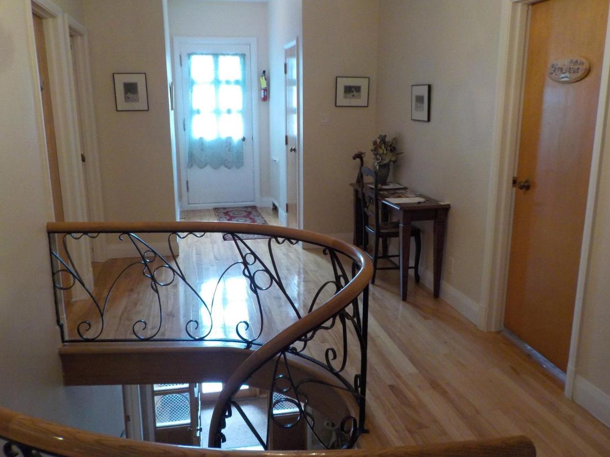 Gite Au P'Tit Manoir B&B Saguenay Exterior photo