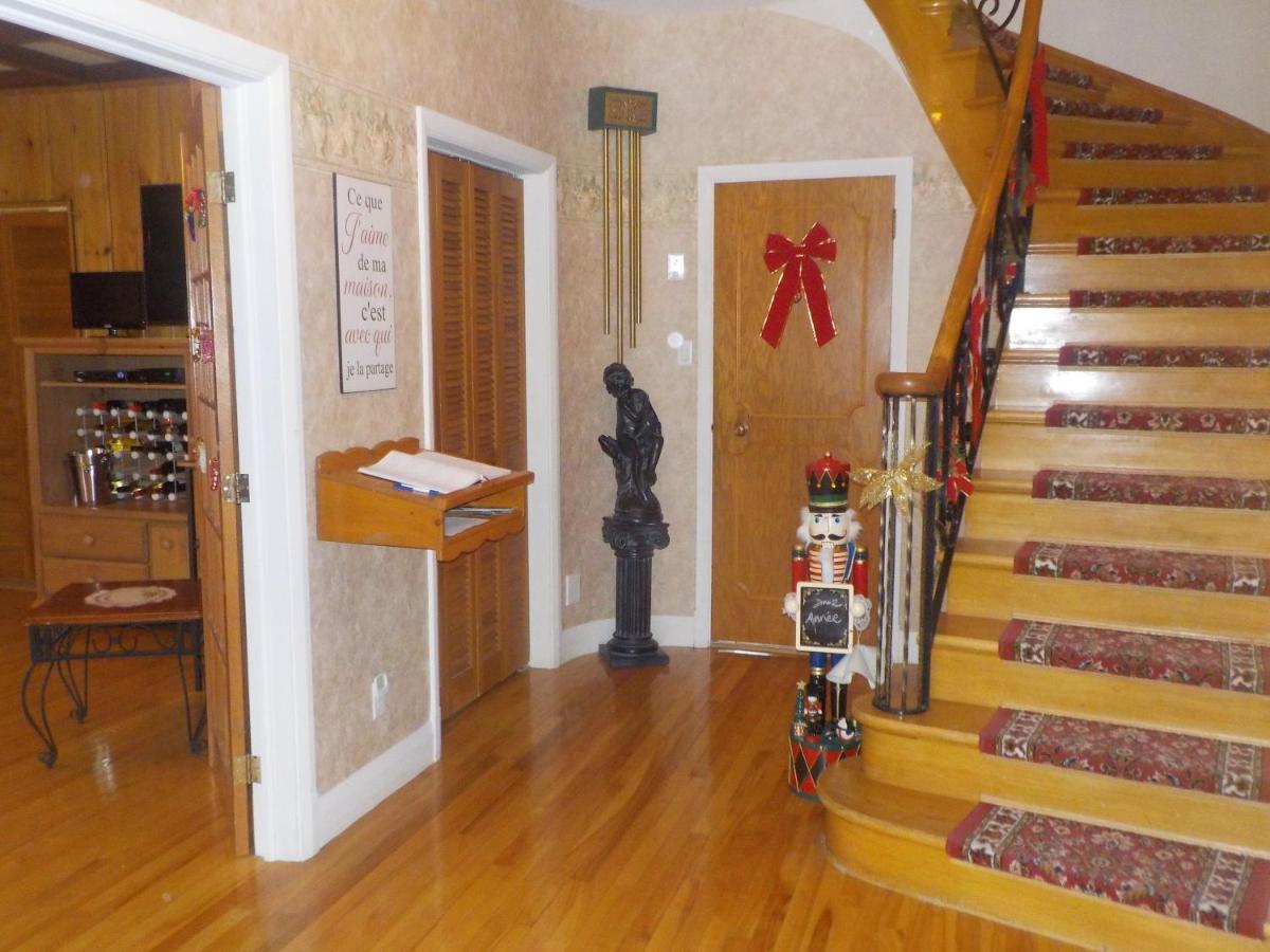 Gite Au P'Tit Manoir B&B Saguenay Exterior photo